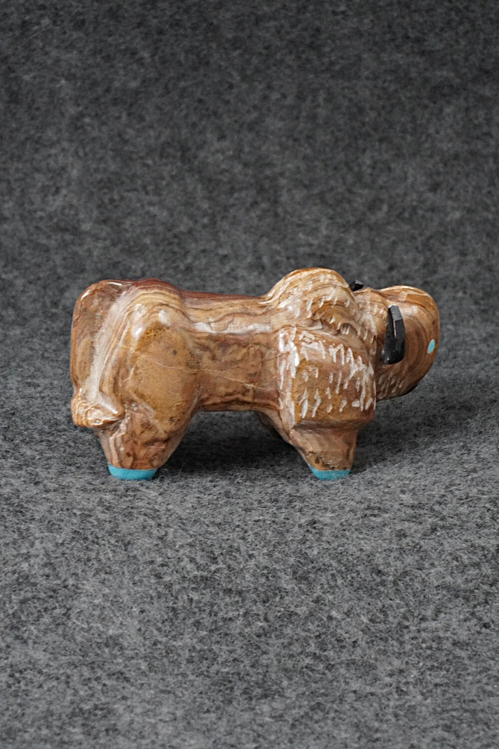 Buffalo Zuni Fetish Carving - Freddie Leekya