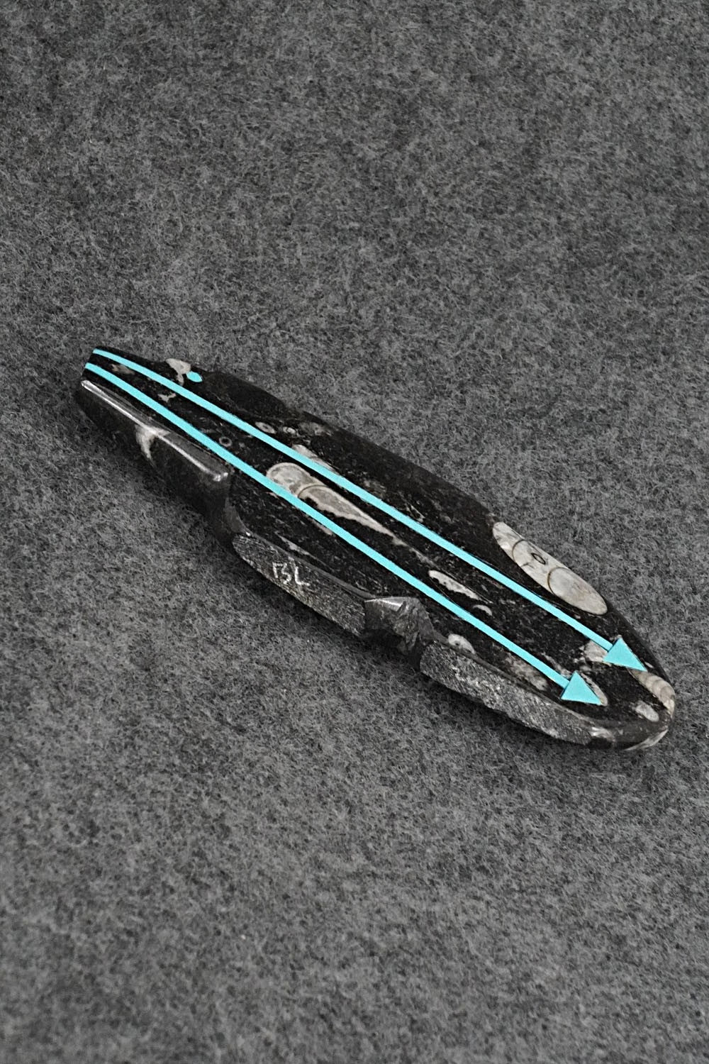 Bear Zuni Fetish Carving - Bernard Laiwakete