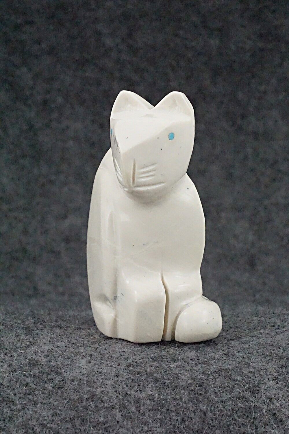 Mountain Lion Zuni Fetish Carving - Gilbert Lonjose