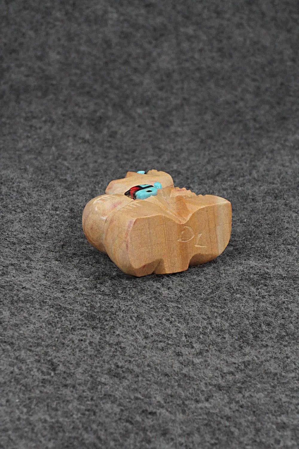 Bear Zuni Fetish Carving - Danette Laate