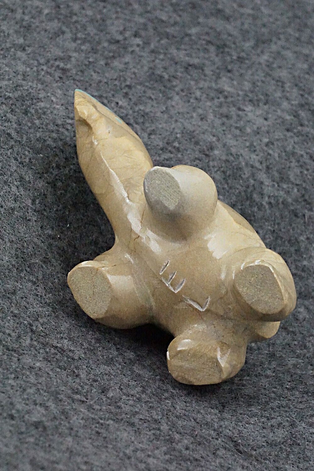 Turtle Zuni Fetish Carving - Enrike Leekya