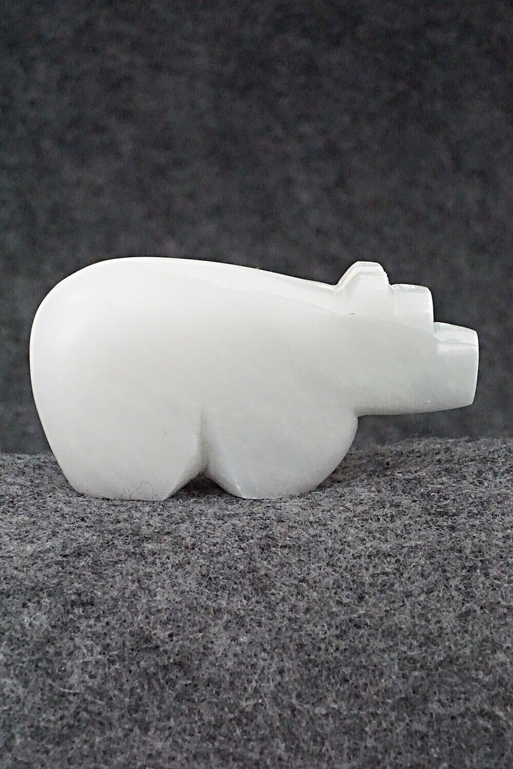Bear Zuni Fetish Carving - Bernard Laiwakete