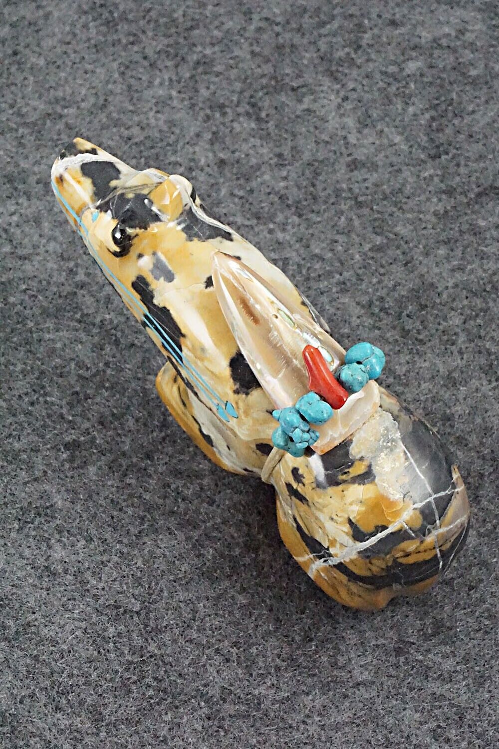 Bear Zuni Fetish Carving - Rodney Laiwakete