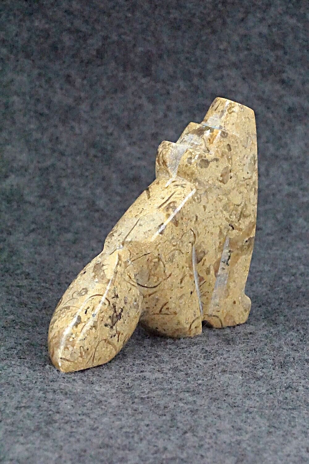 Wolf Zuni Fetish Carving - Bernard Laiwakete