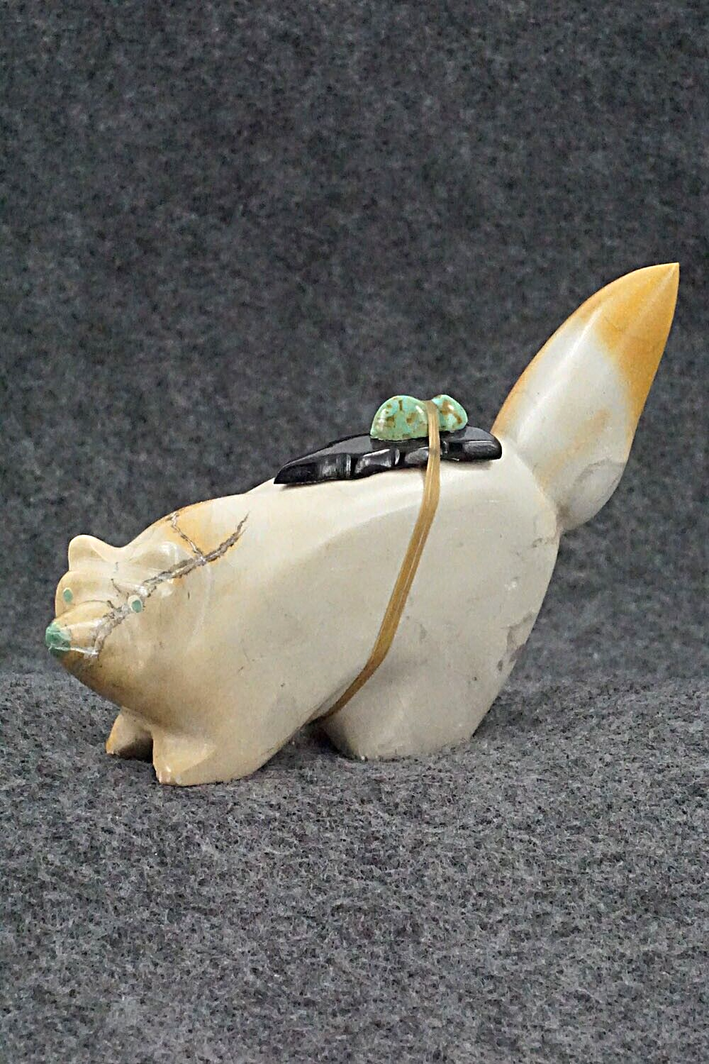 Wolf Zuni Fetish Carving - Enrike Leekya