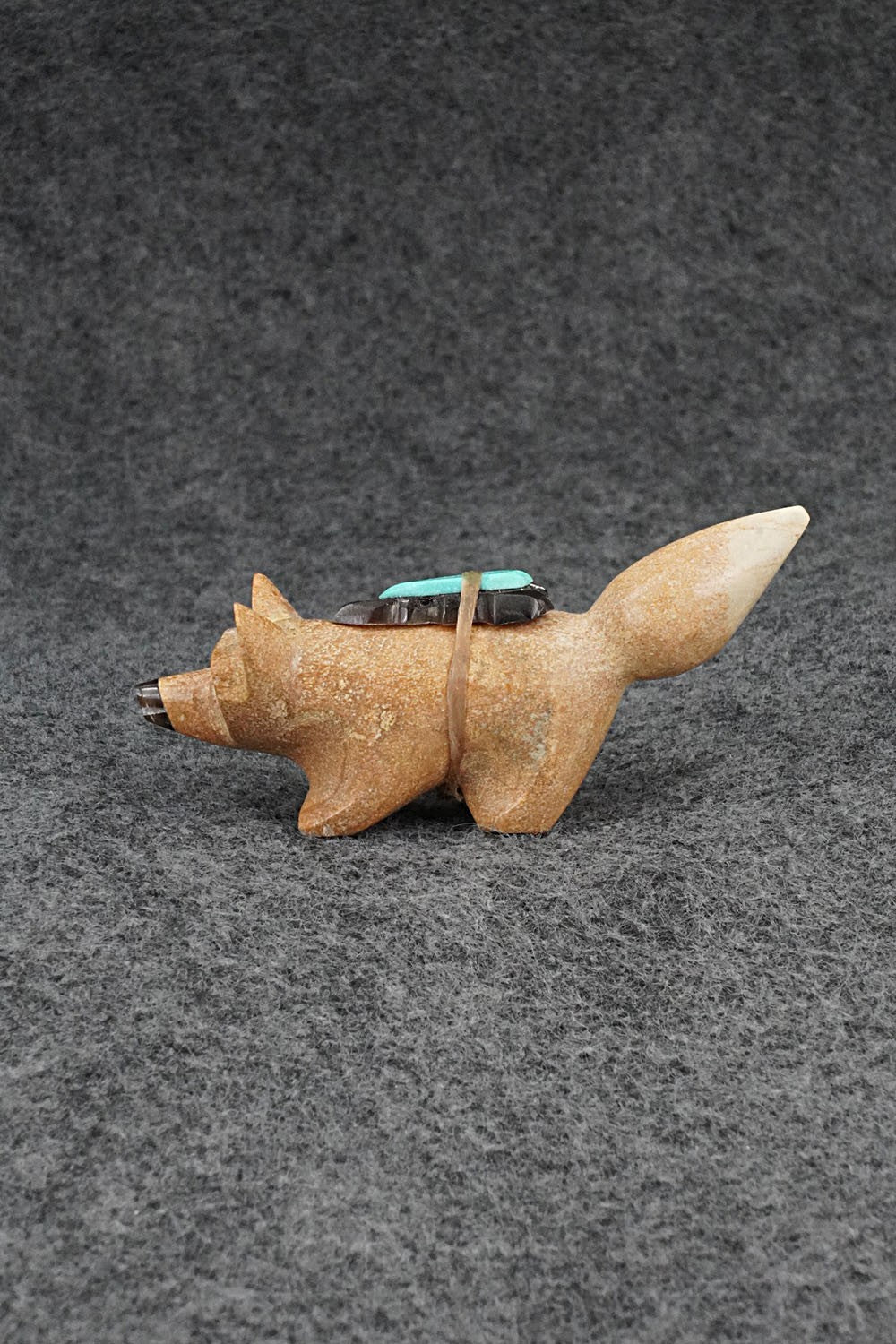 Fox Zuni Fetish Carving - Enrike Leekya