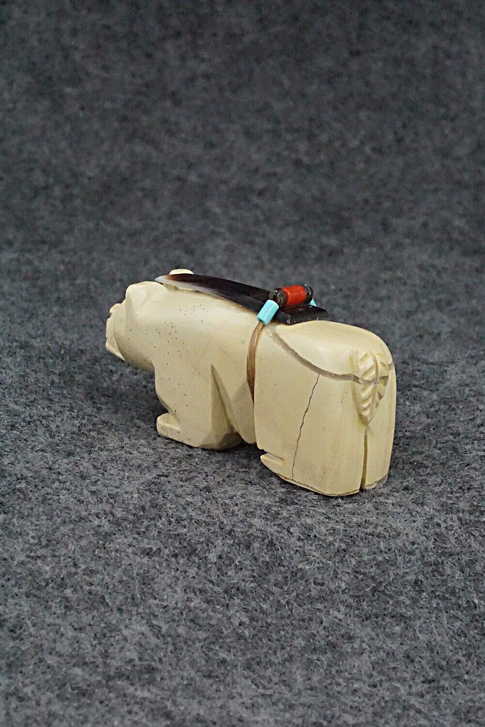 Bear Zuni Fetish Carving - Alex Tsethlikai