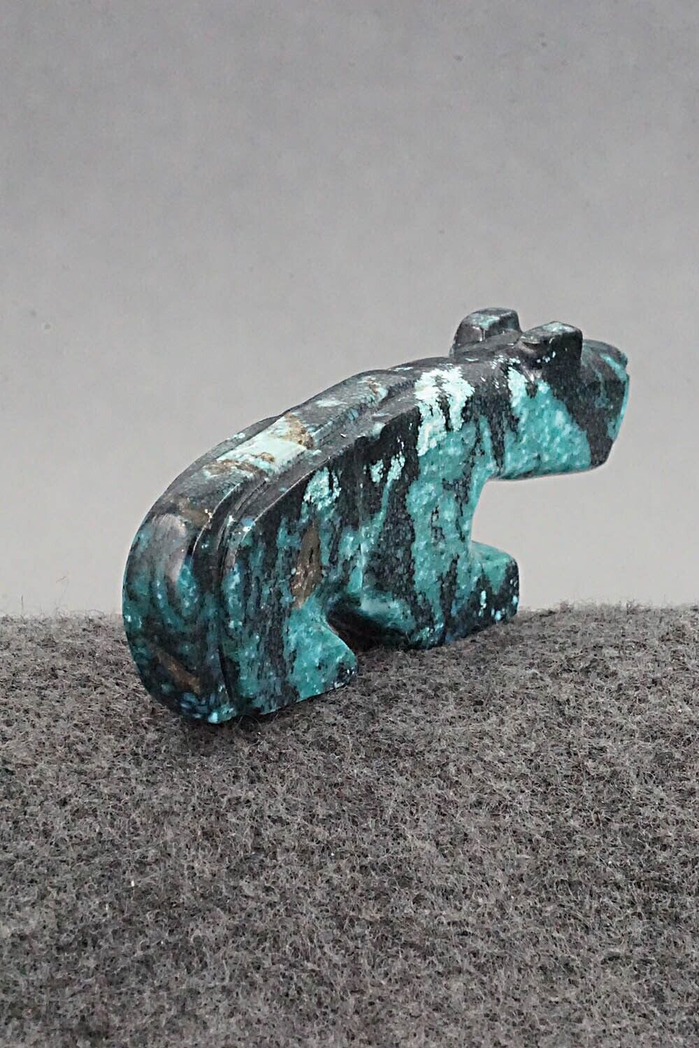 Mountain Lion Zuni Fetish Carving - Reynold Lunasee