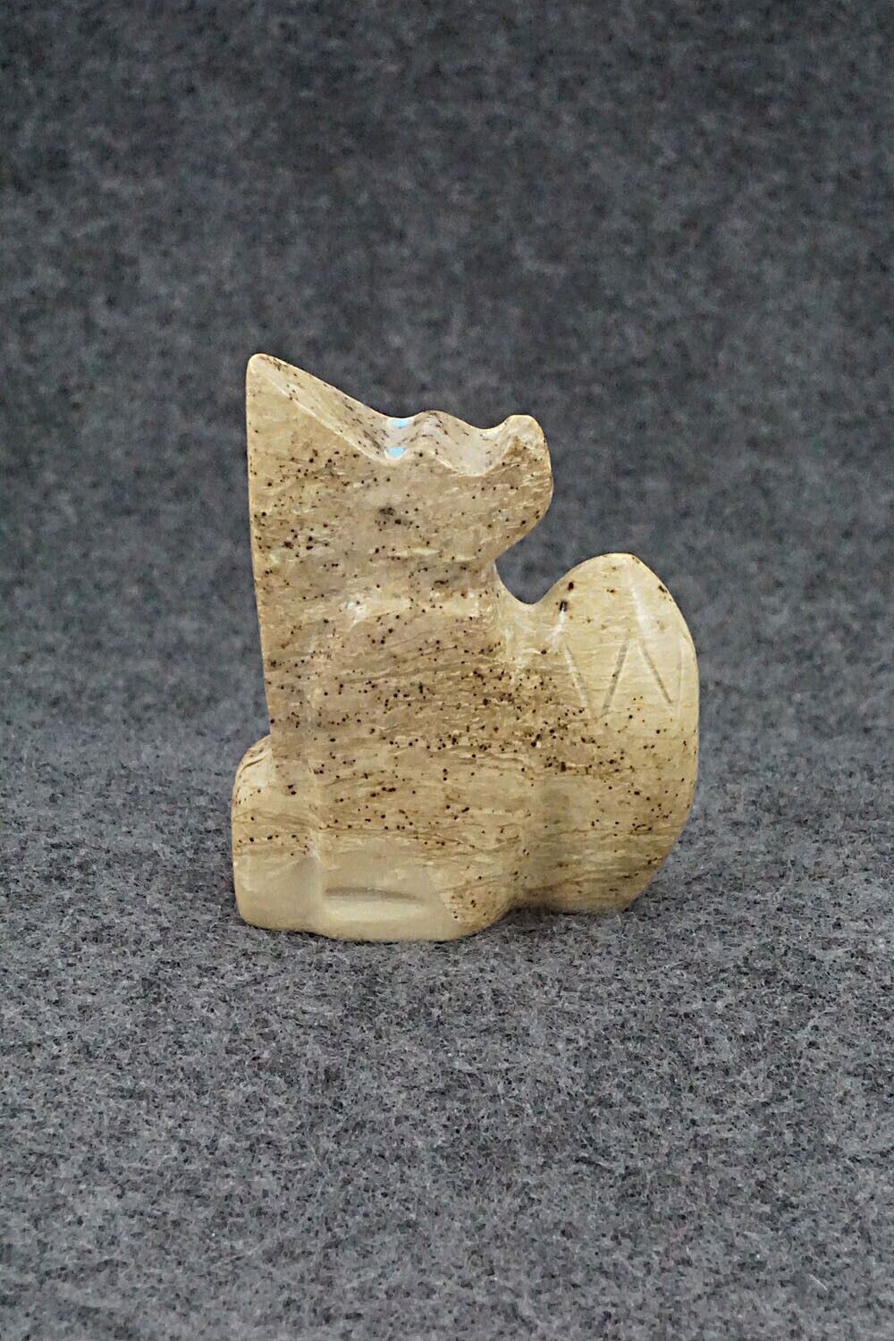 Wolf Zuni Fetish Carving - Gilbert Lonjose