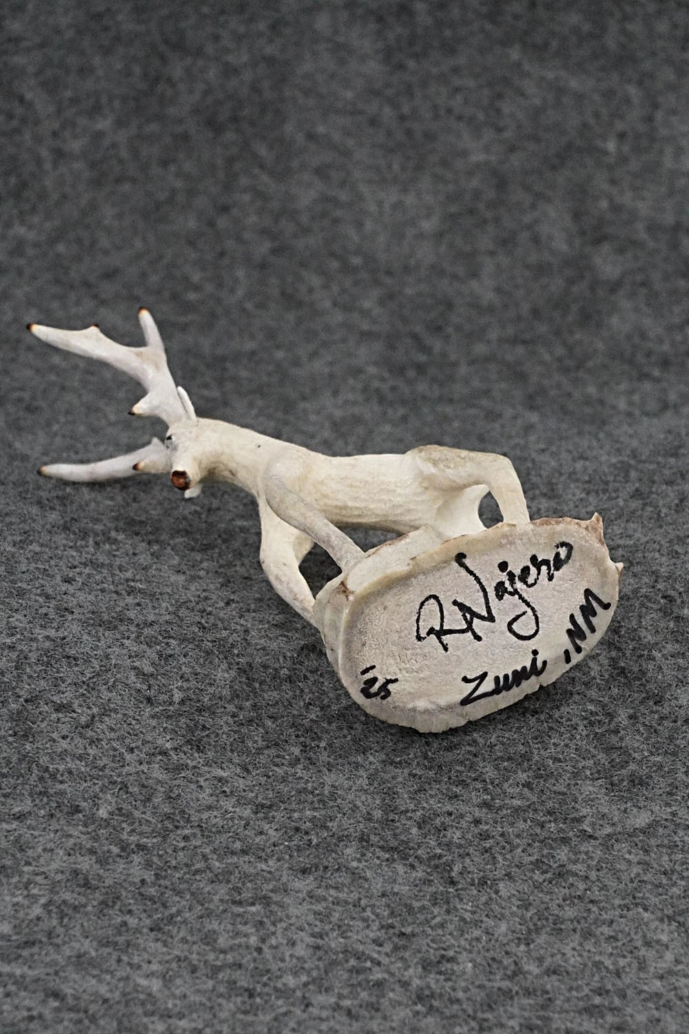 Deer Zuni Fetish Carving - Ruben Najara