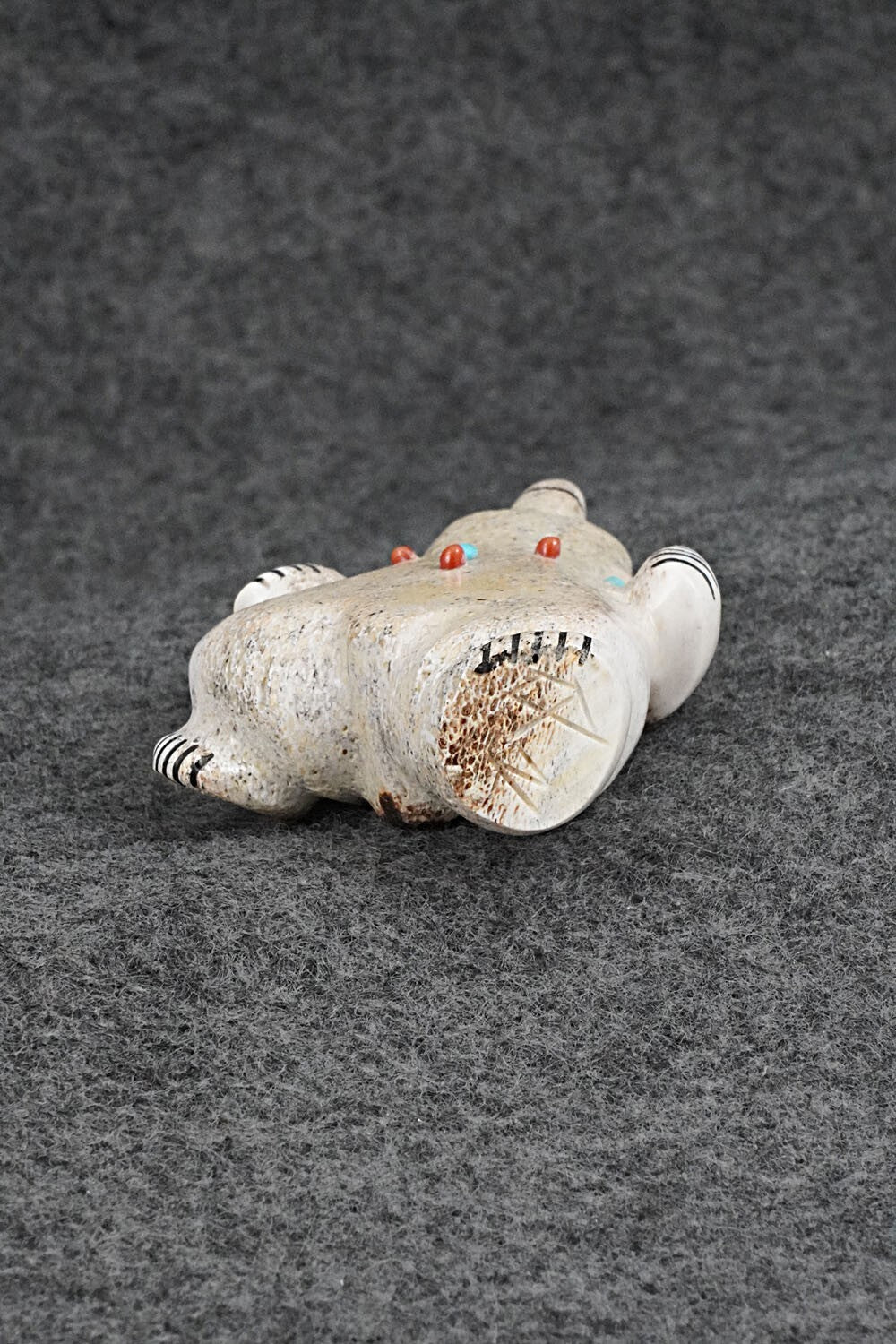 Bear Zuni Fetish Carving - Claudia Peina
