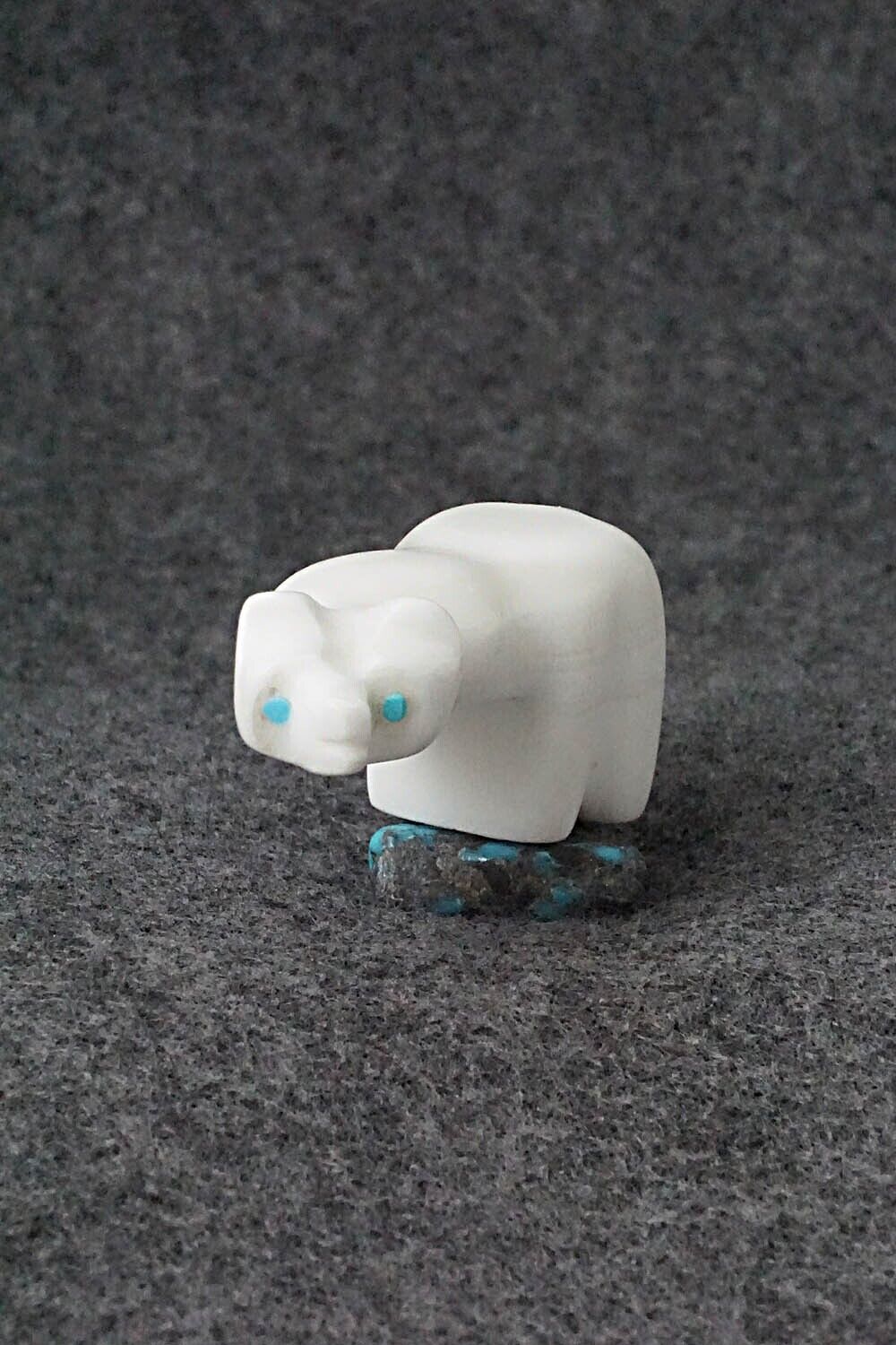 Bear Zuni Fetish Carving - Shanice Hattie