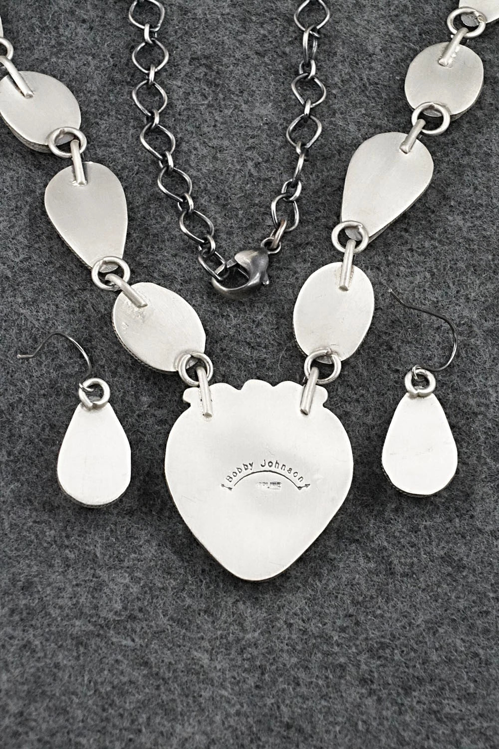 Spiny Oyster & Sterling Silver Necklace and Earrings Set - Bobby Johnson