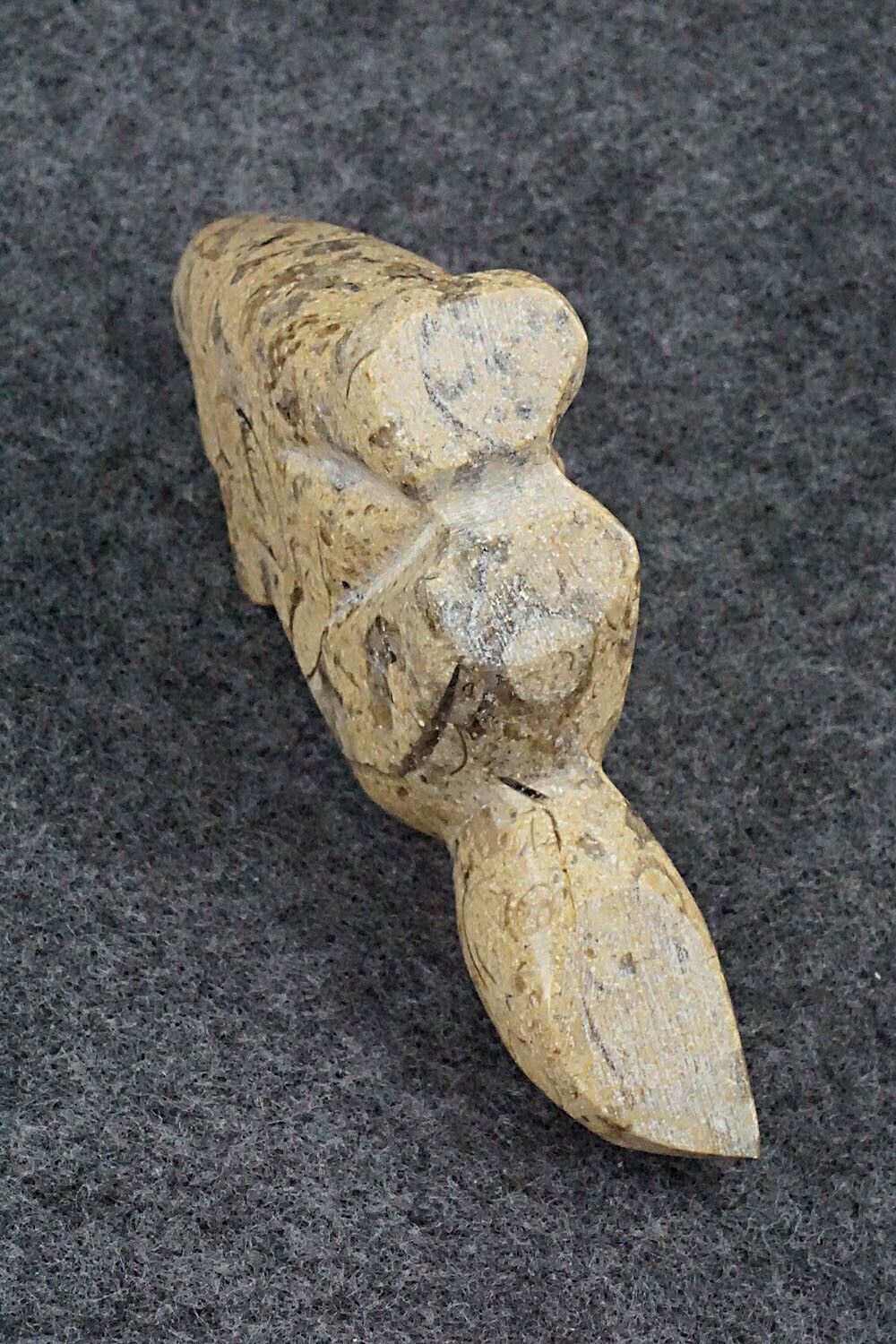Wolf Zuni Fetish Carving - Bernard Laiwakete
