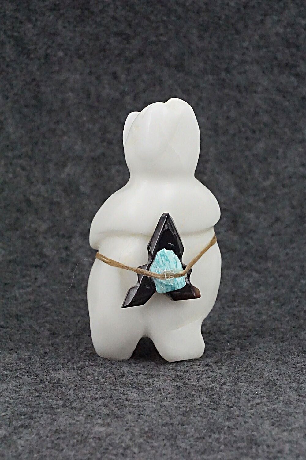 Bear Zuni Fetish Carving - Ariane Quam