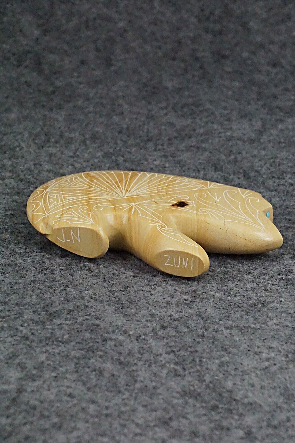 Bear Zuni Fetish Carving - Jonathan Natewa