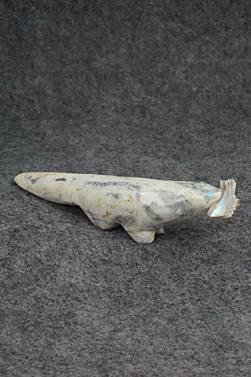 Otter with Fish Zuni Fetish Carving - Delvin Leekya