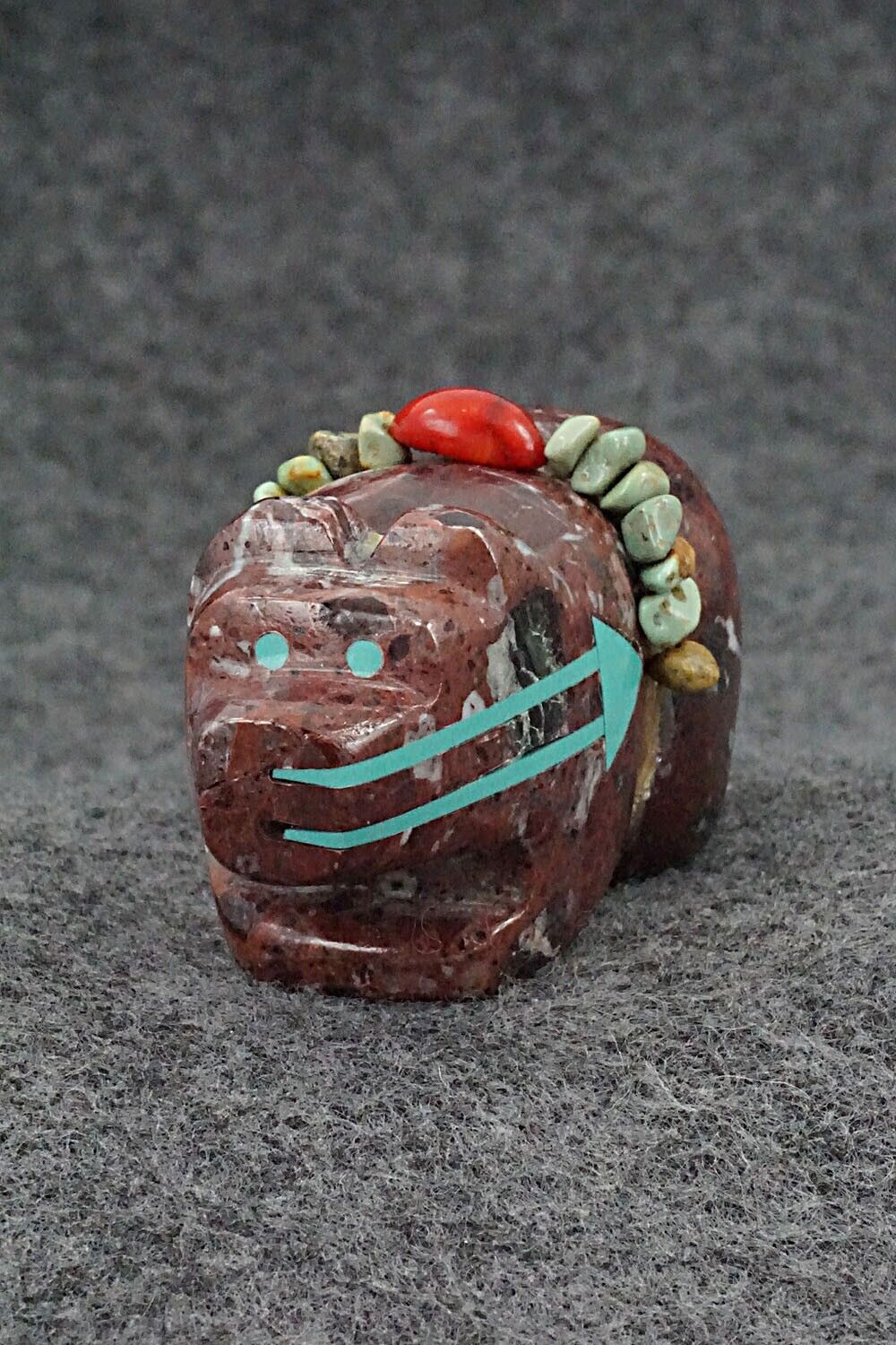 Bear Zuni Fetish Carving - Bernard Laiwakete