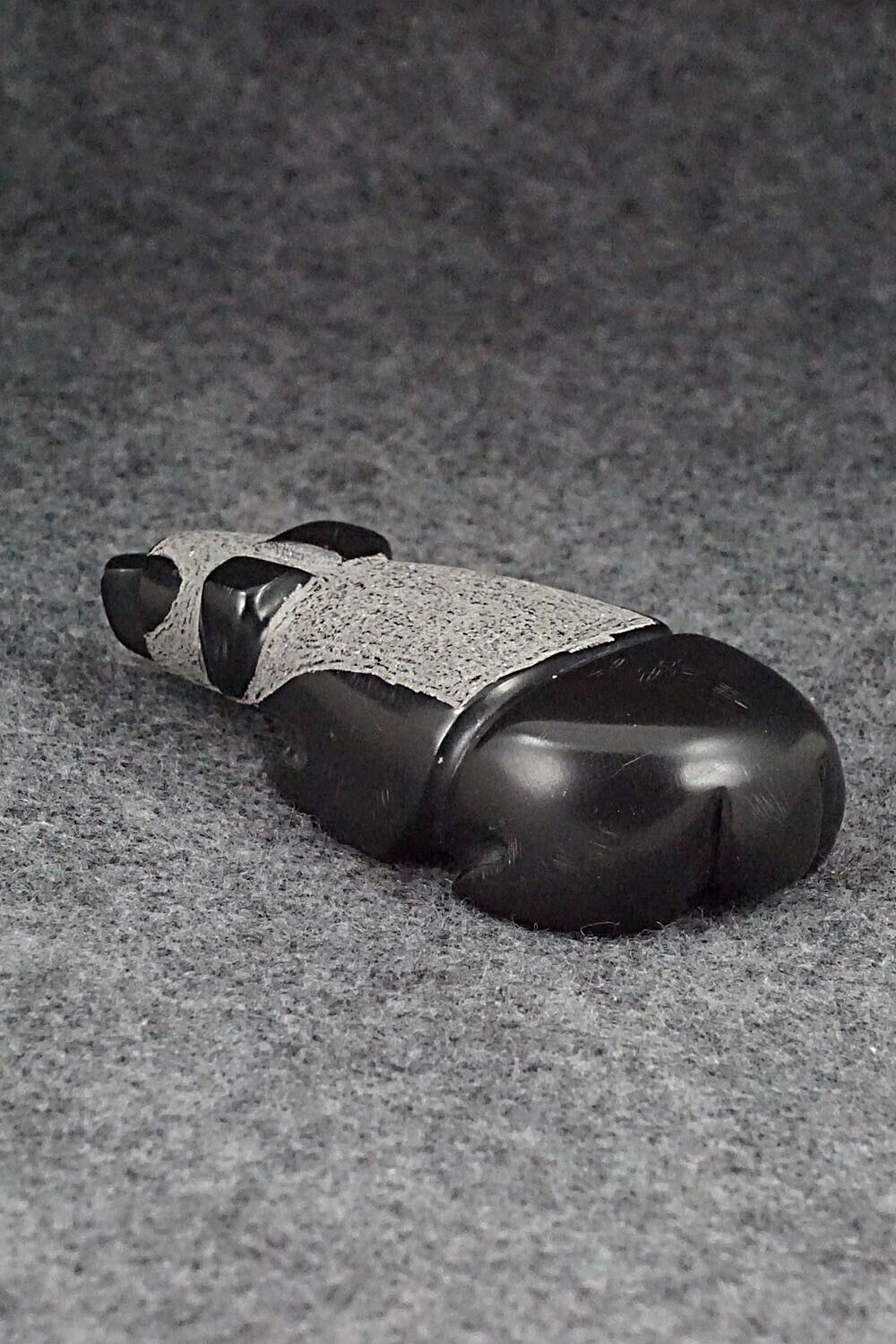 Bear Zuni Fetish Carving - Reynold Lunasee