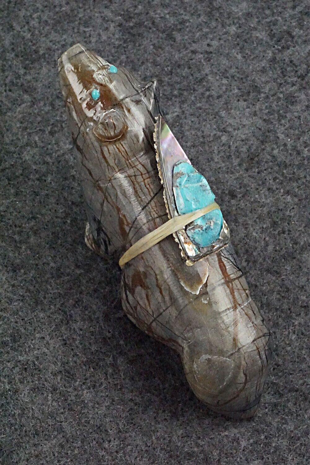 Wolf Zuni Fetish Carving - Delvin Leekya