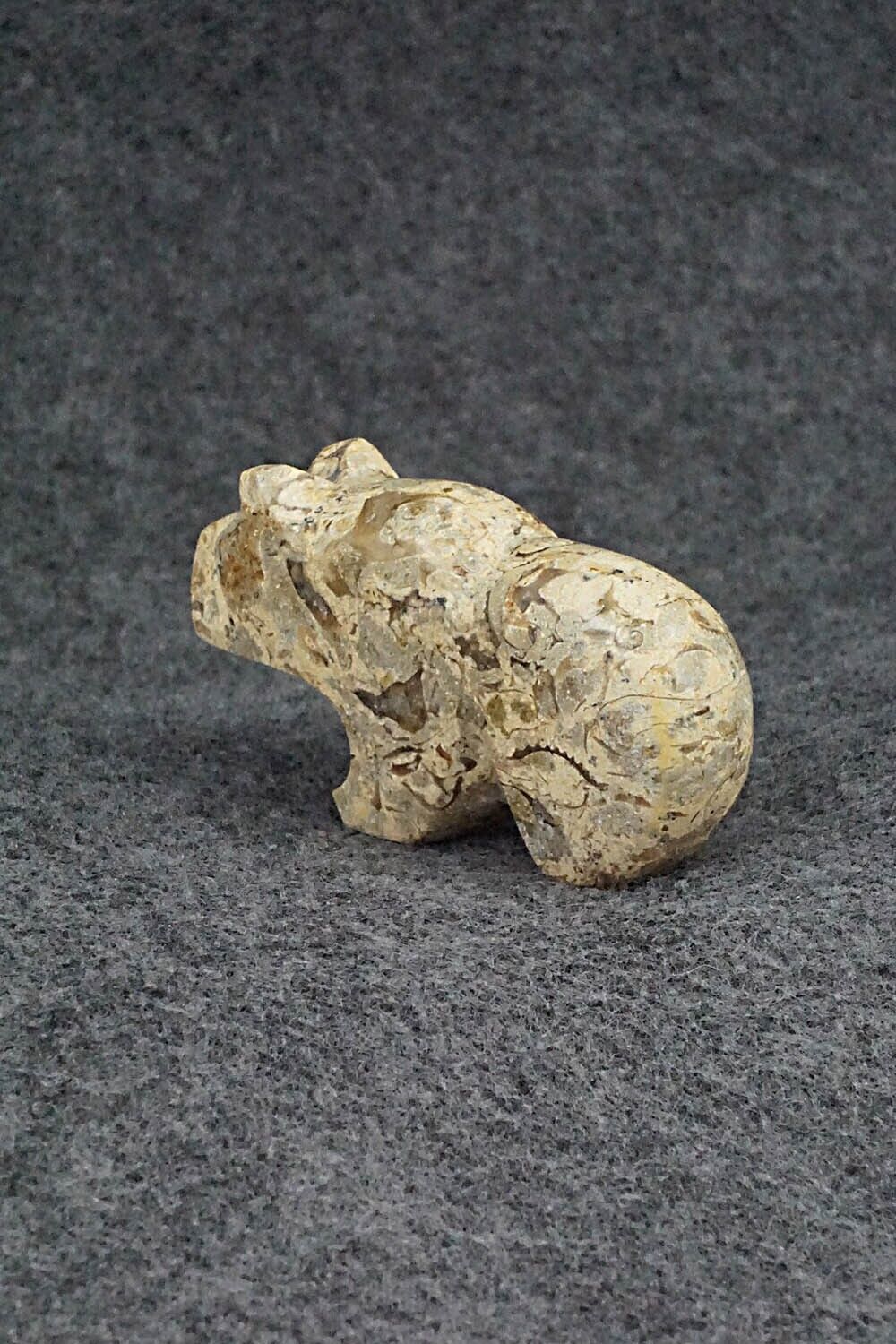 Bear Zuni Fetish Carving - Leonard Laiwakete