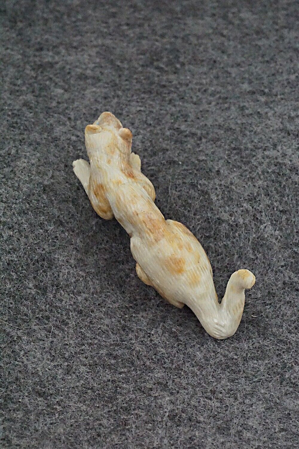 Mountain Lion Zuni Fetish Carving - Lance Cheama
