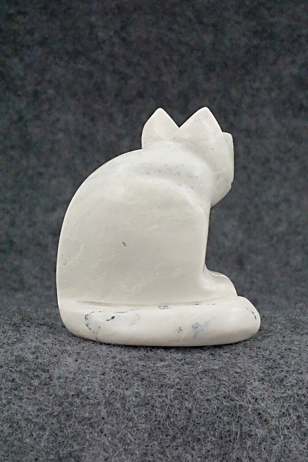 Mountain Lion Zuni Fetish Carving - Gilbert Lonjose