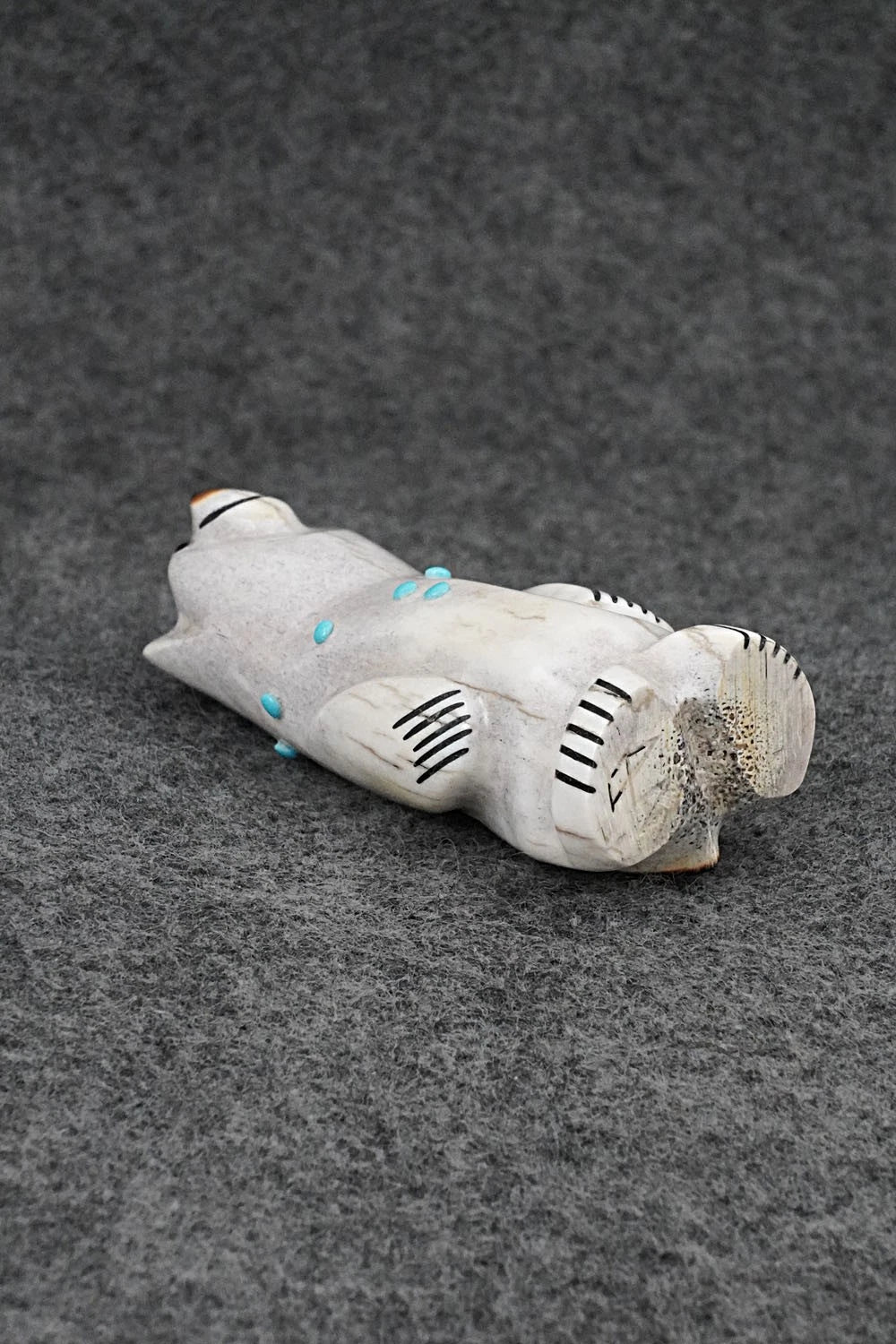 Bear Zuni Fetish Carving - Claudia Peina