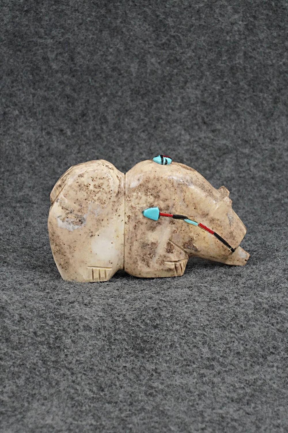 Bear Zuni Fetish Carving - Danette Laate