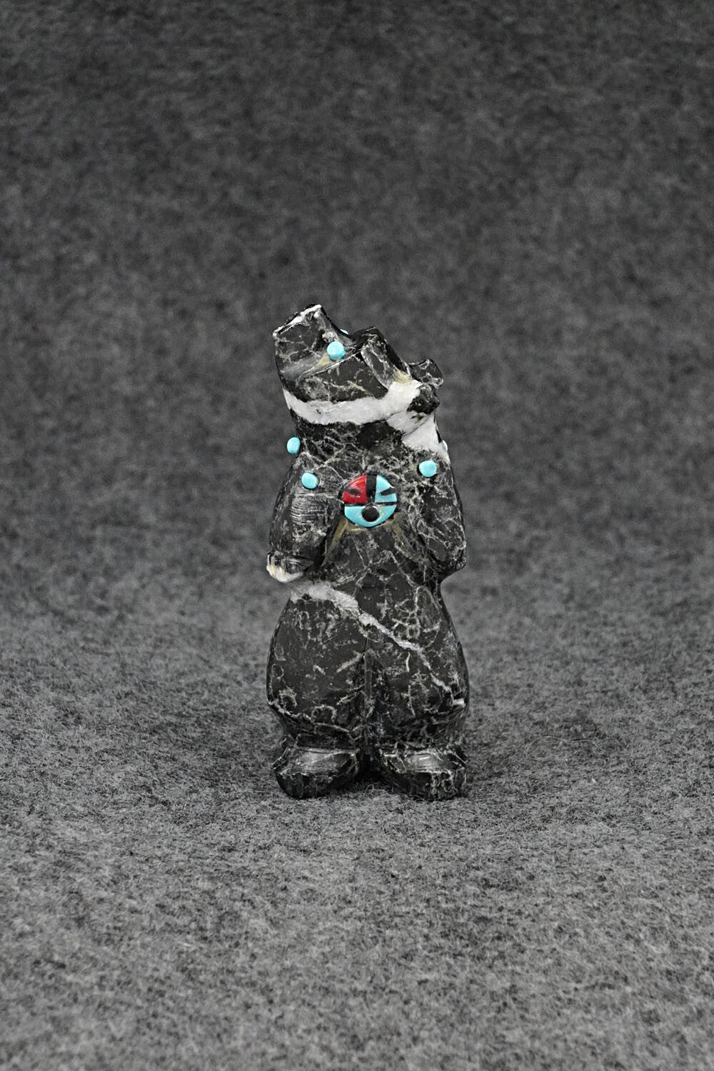 Bear Zuni Fetish Carving - Danette Laate