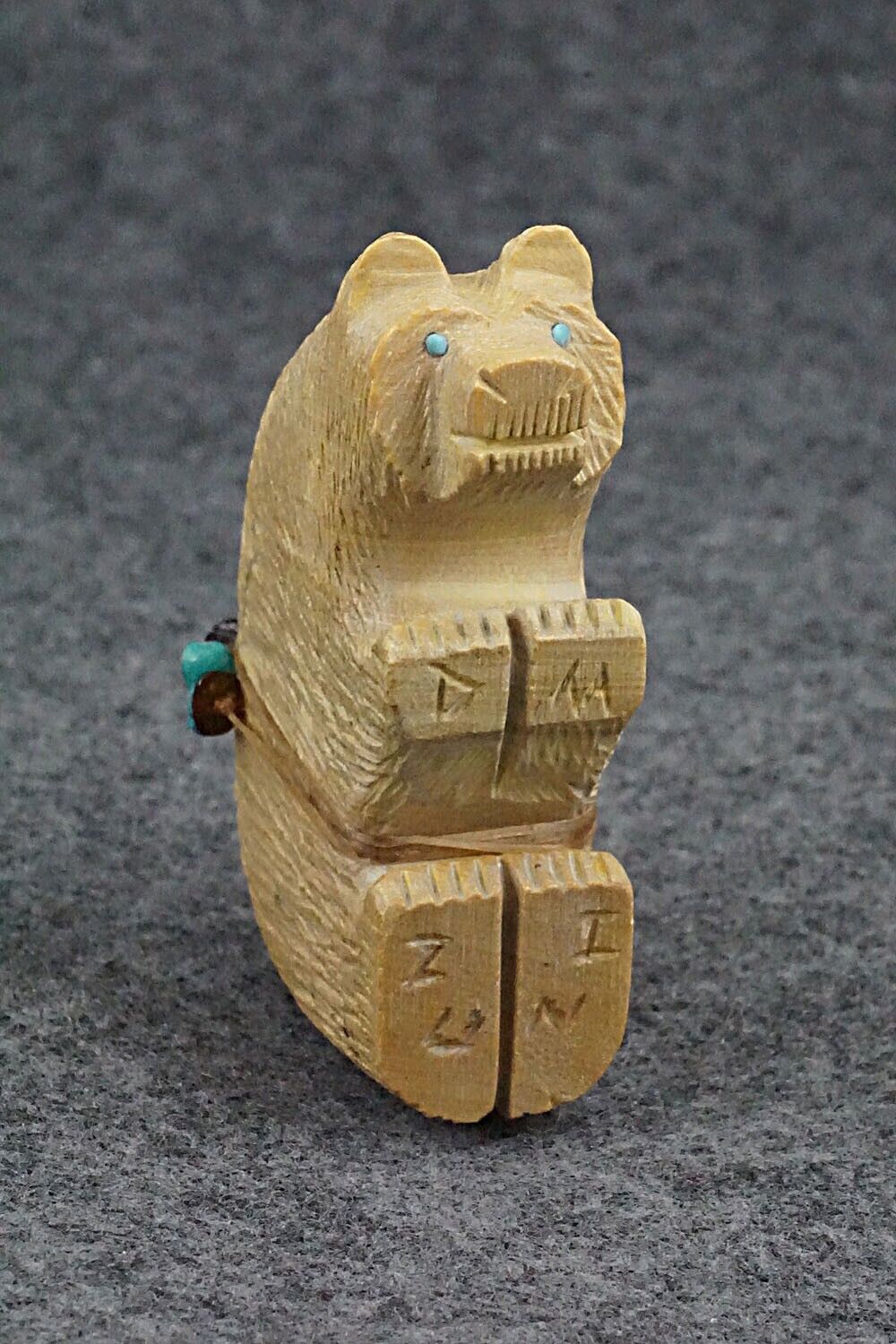 Bear Zuni Fetish Carving - Douglas Martza