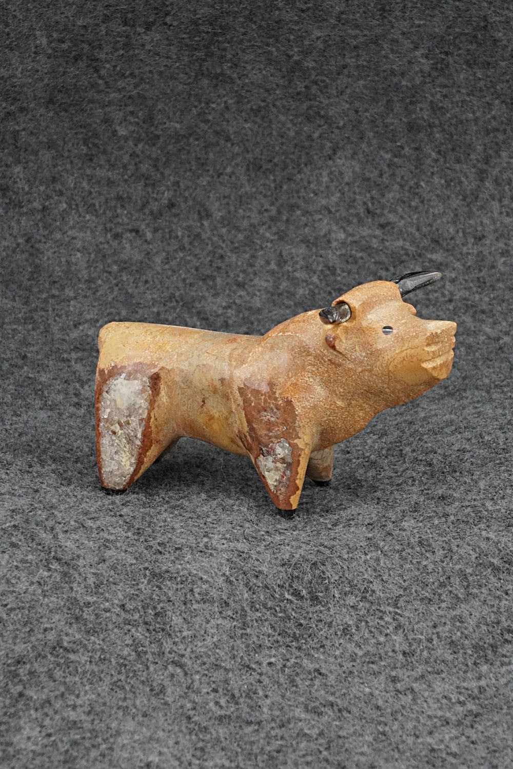 Bull Zuni Fetish Carving - Enrike Leekya