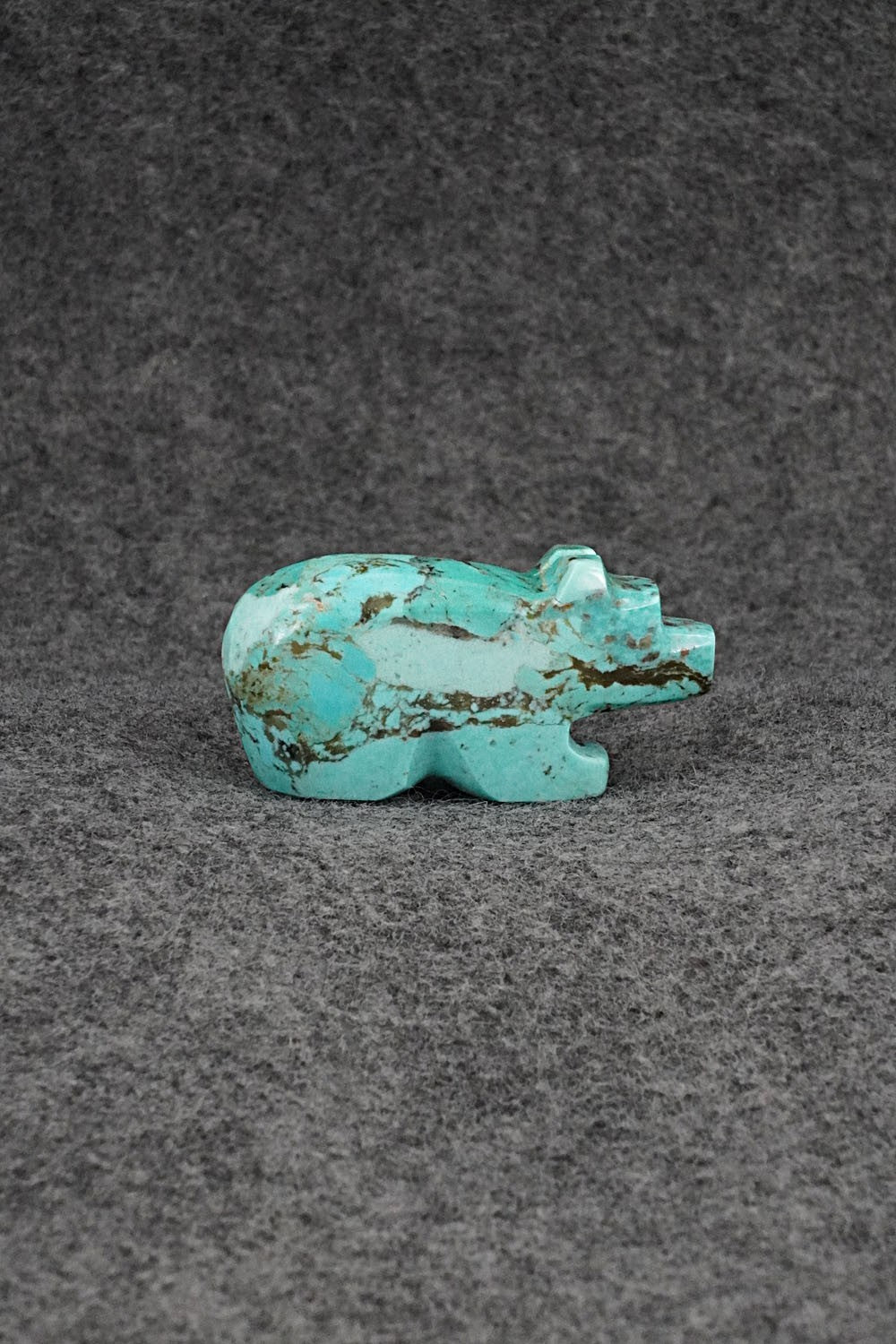 Bear Zuni Fetish Carving - Bernard Laiwakete
