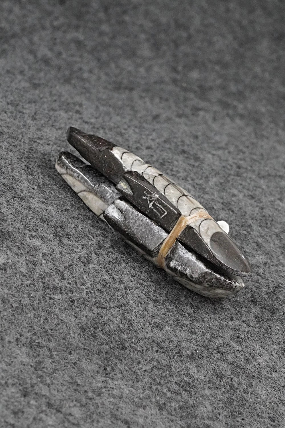 Bear Zuni Fetish Carving - Ed Lementino