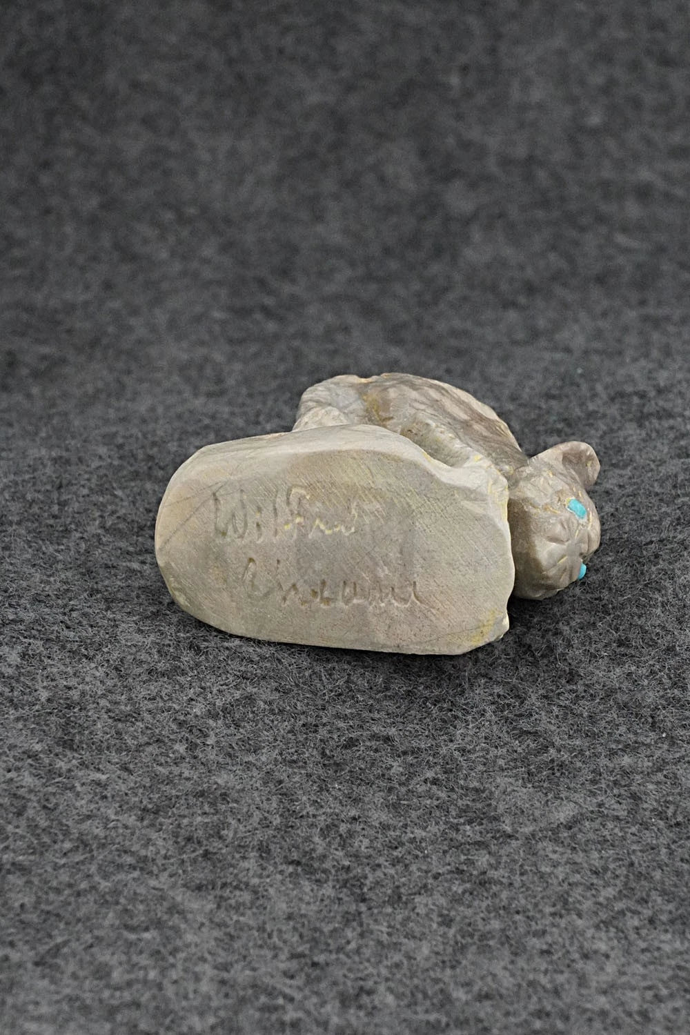 Mountain Lion Zuni Fetish Carving - Wilfred Cheama