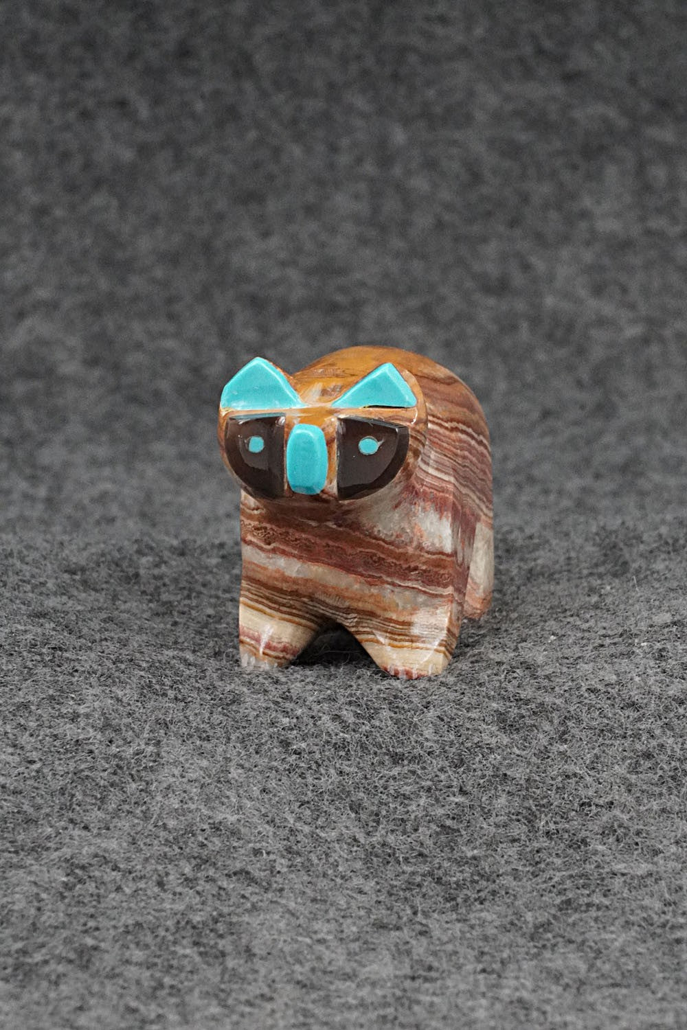 Raccoon Zuni Fetish Carving - Enrike Leekya