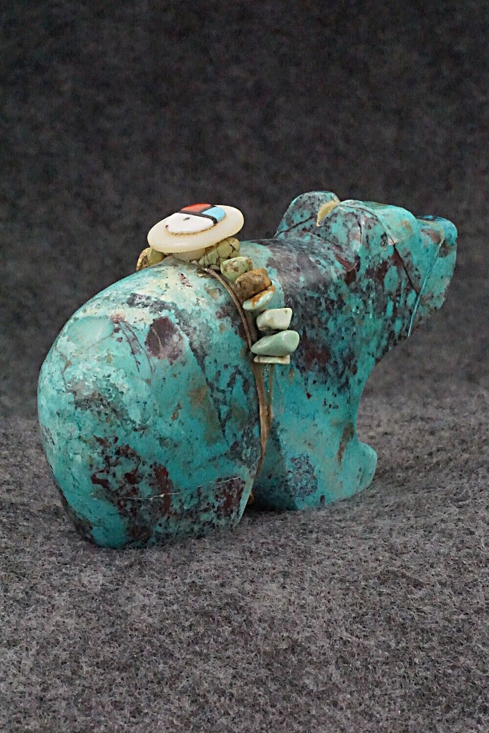 Bear Zuni Fetish Carving - Bernard Laiwakete
