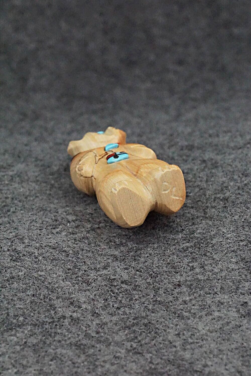 Bear Zuni Fetish Carving - Danette Laate