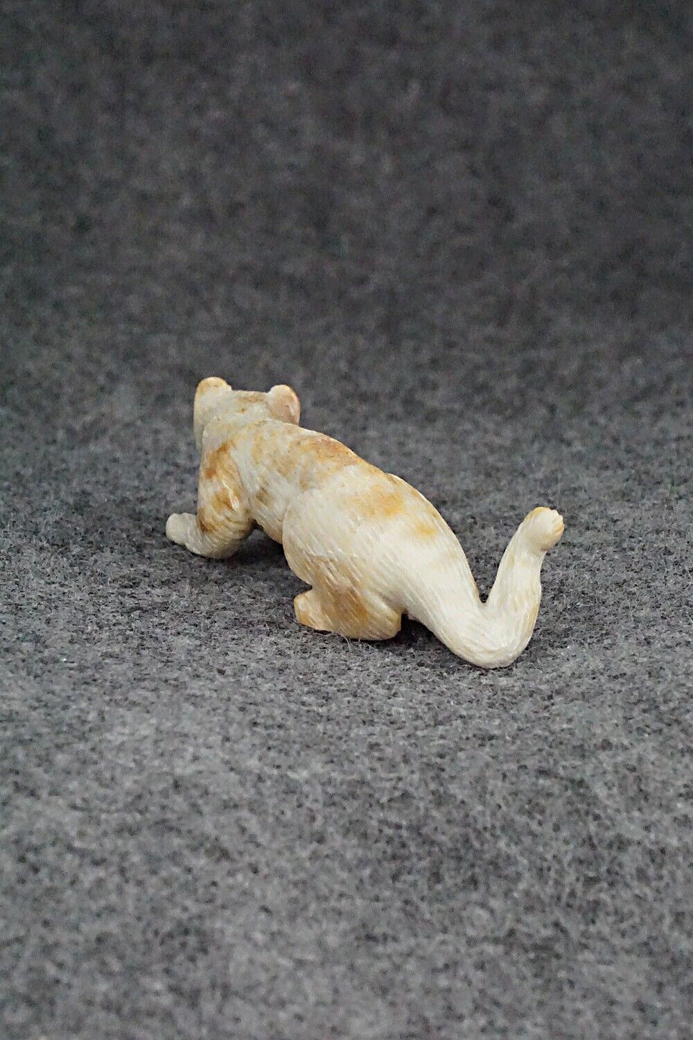 Mountain Lion Zuni Fetish Carving - Lance Cheama