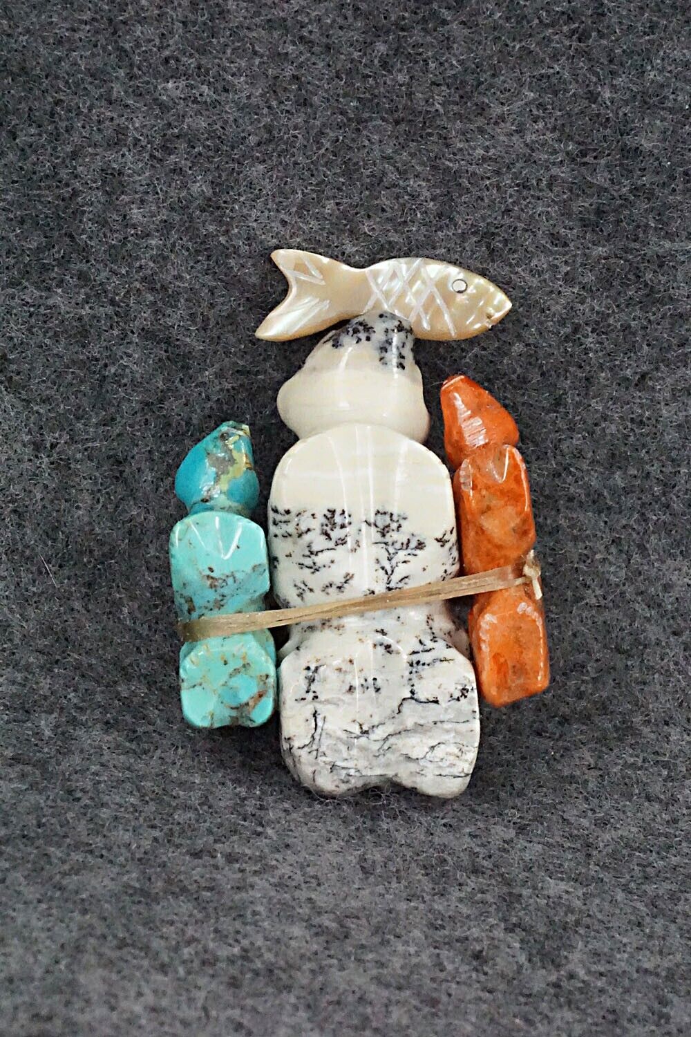 Bears with Fish Zuni Fetish Carving - Daisy Rose Leonard
