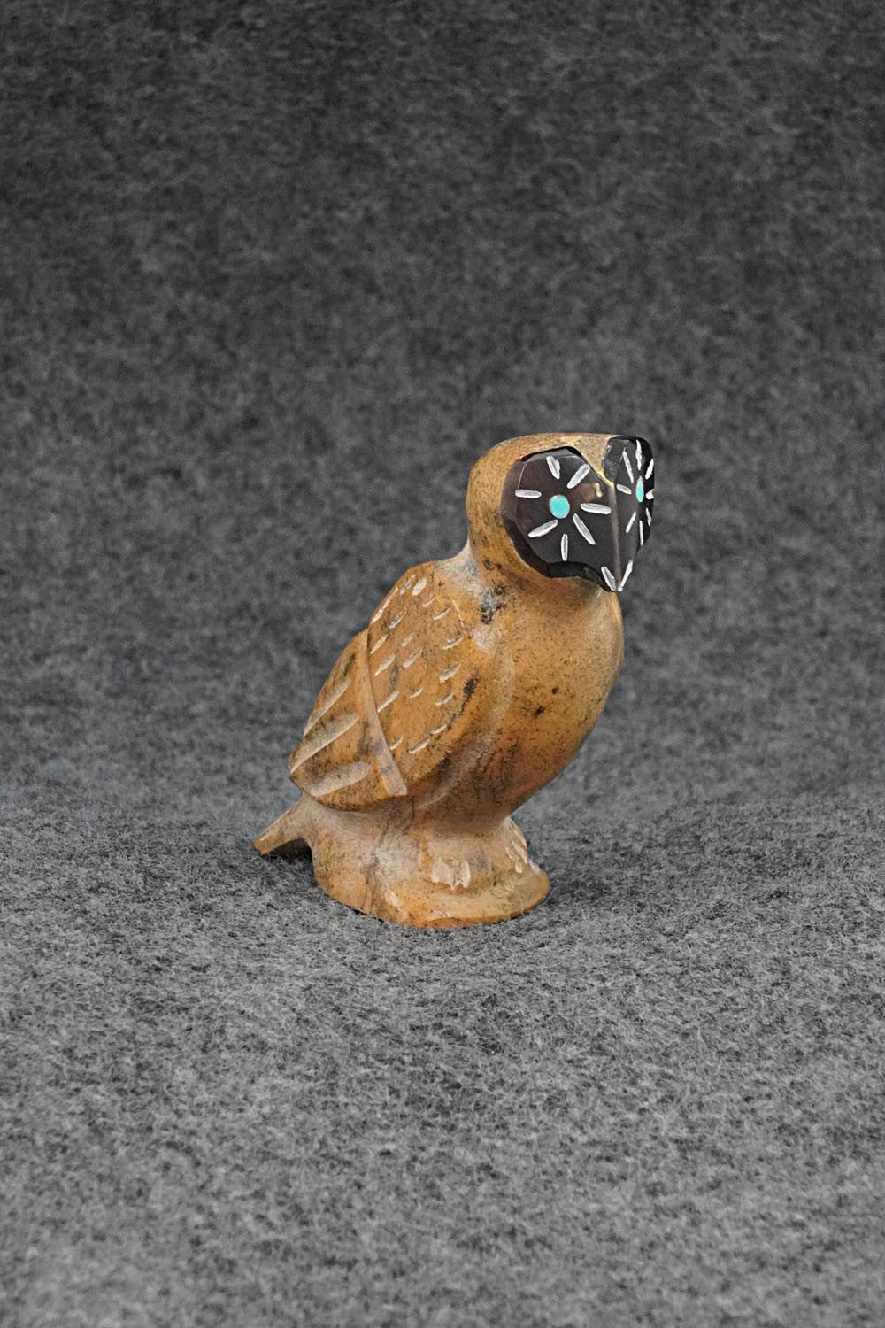 Owl Zuni Fetish Carving - Enrike Leekya
