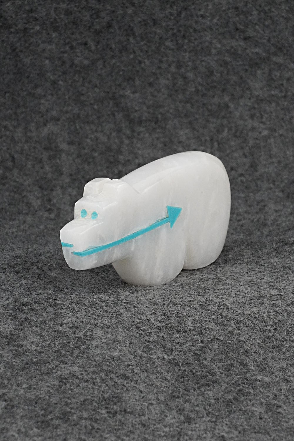 Bear Zuni Fetish Carving - Bernard Laiwakete