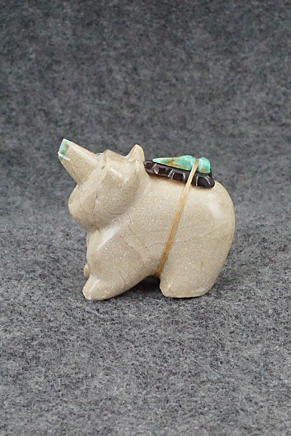 Bear Zuni Fetish Carving - Lyndric Leekya