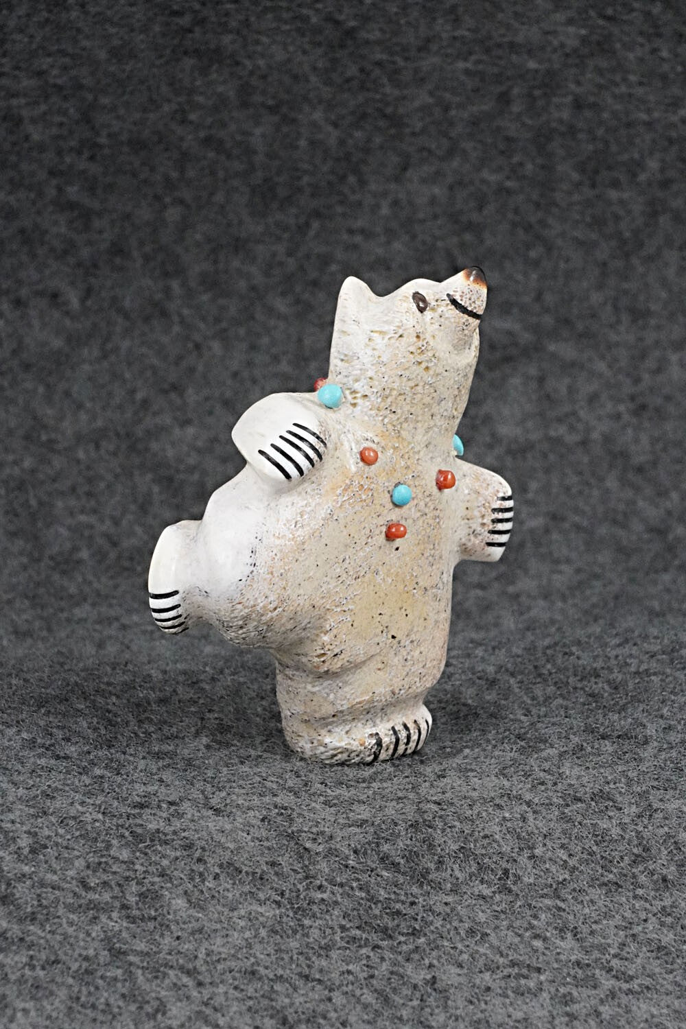 Bear Zuni Fetish Carving - Claudia Peina