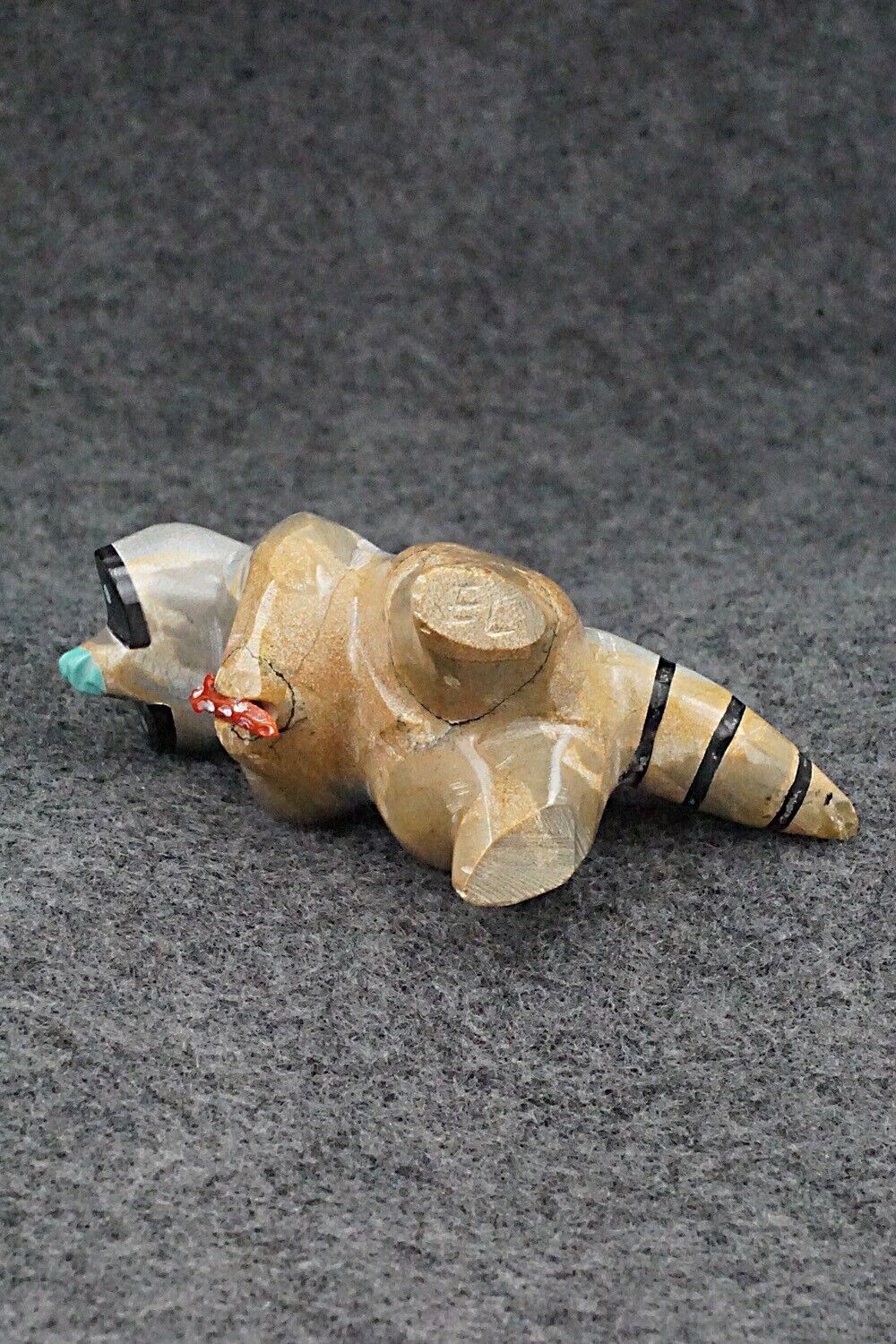Raccoon Zuni Fetish Carving - Enrike Leekya