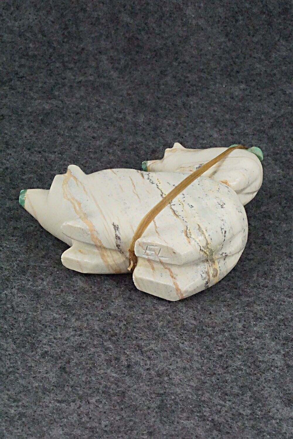 Bear and Cub Zuni Fetish Carving - Enrike Leekya
