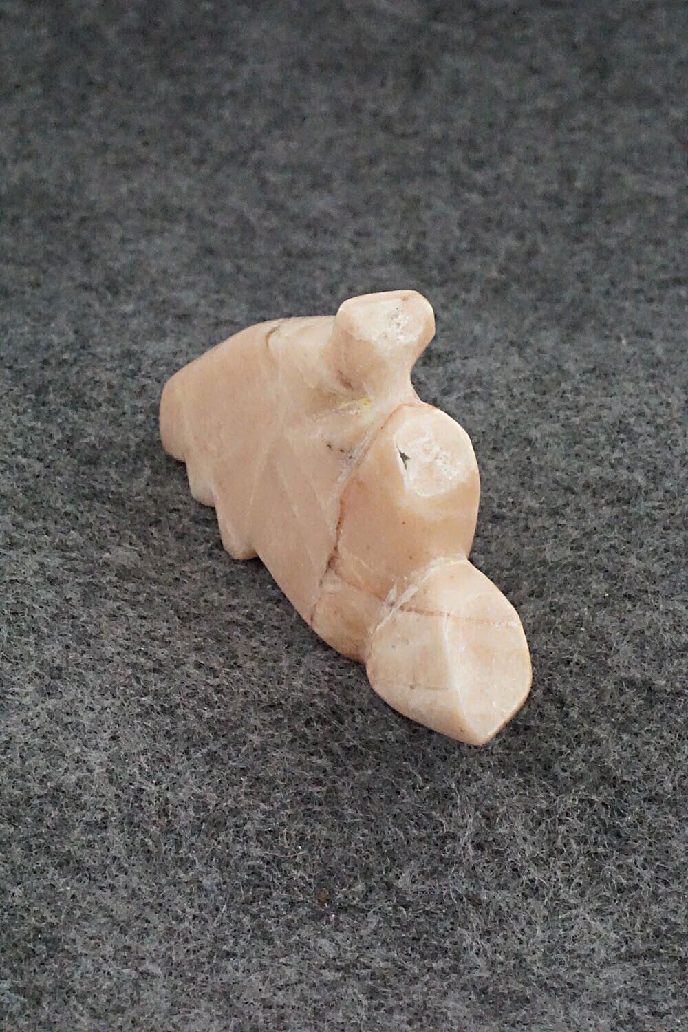 Wolf Zuni Fetish Carving - Bernard Laiwakete
