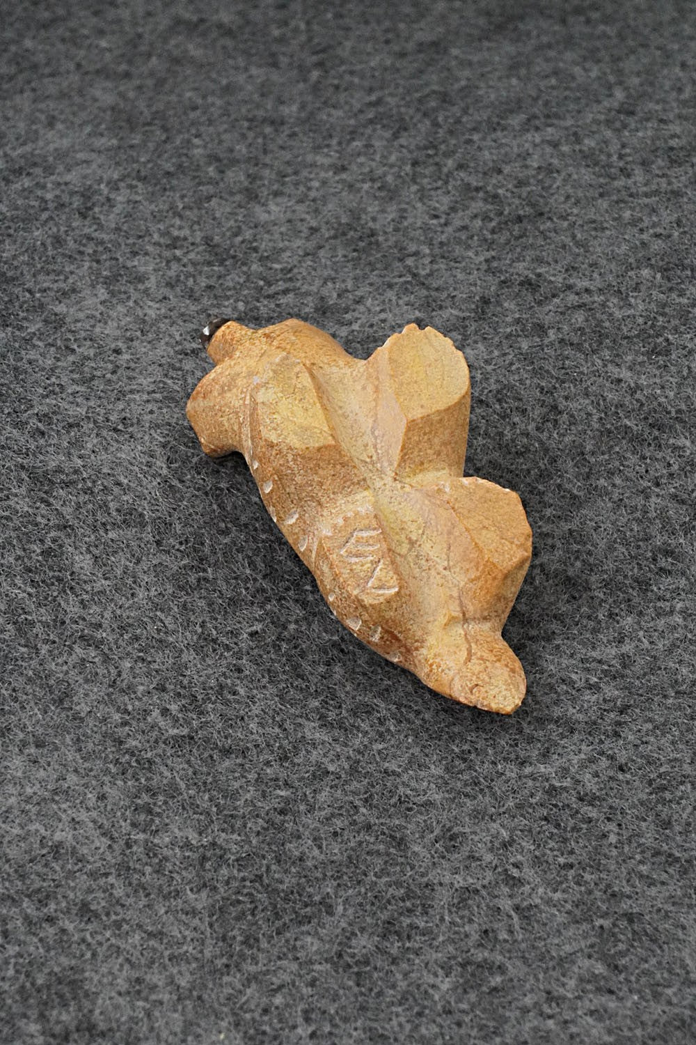Badger Zuni Fetish Carving - Enrike Leekya