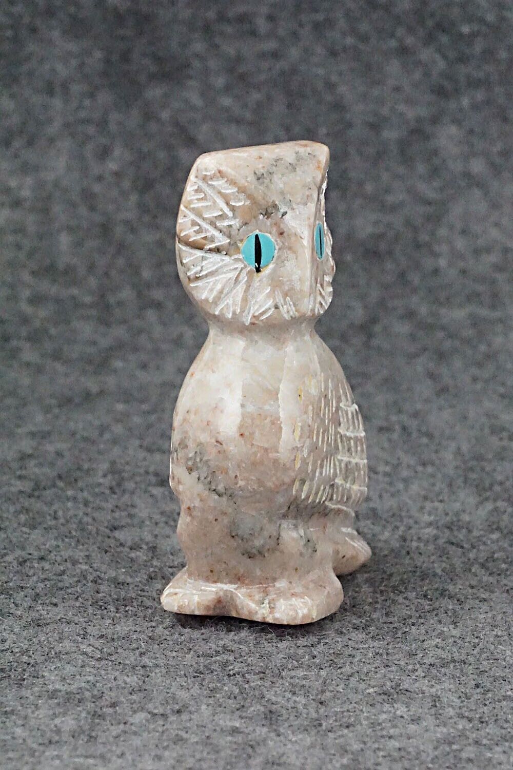 Owl Zuni Fetish Carving - Andres Lementino