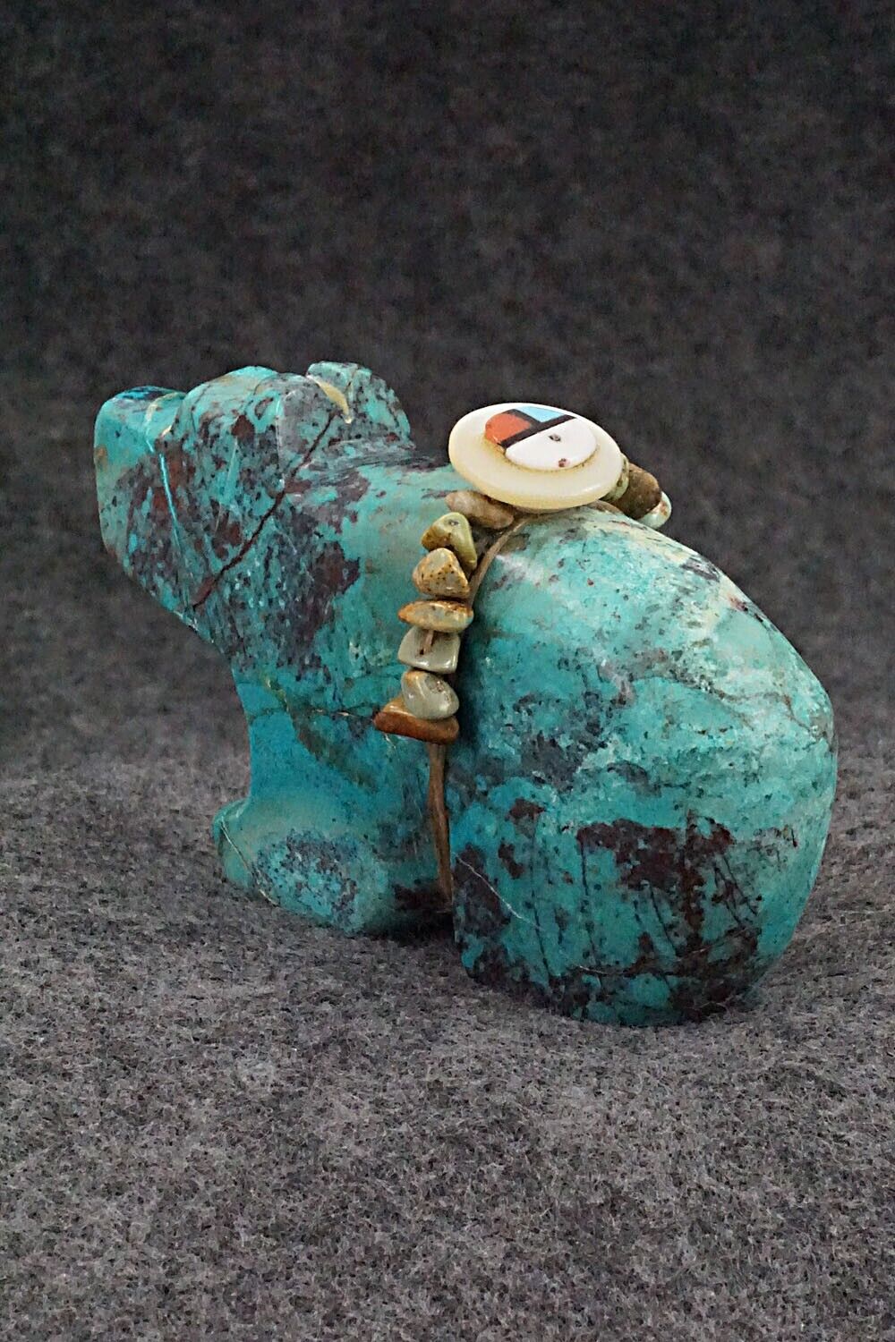 Bear Zuni Fetish Carving - Bernard Laiwakete